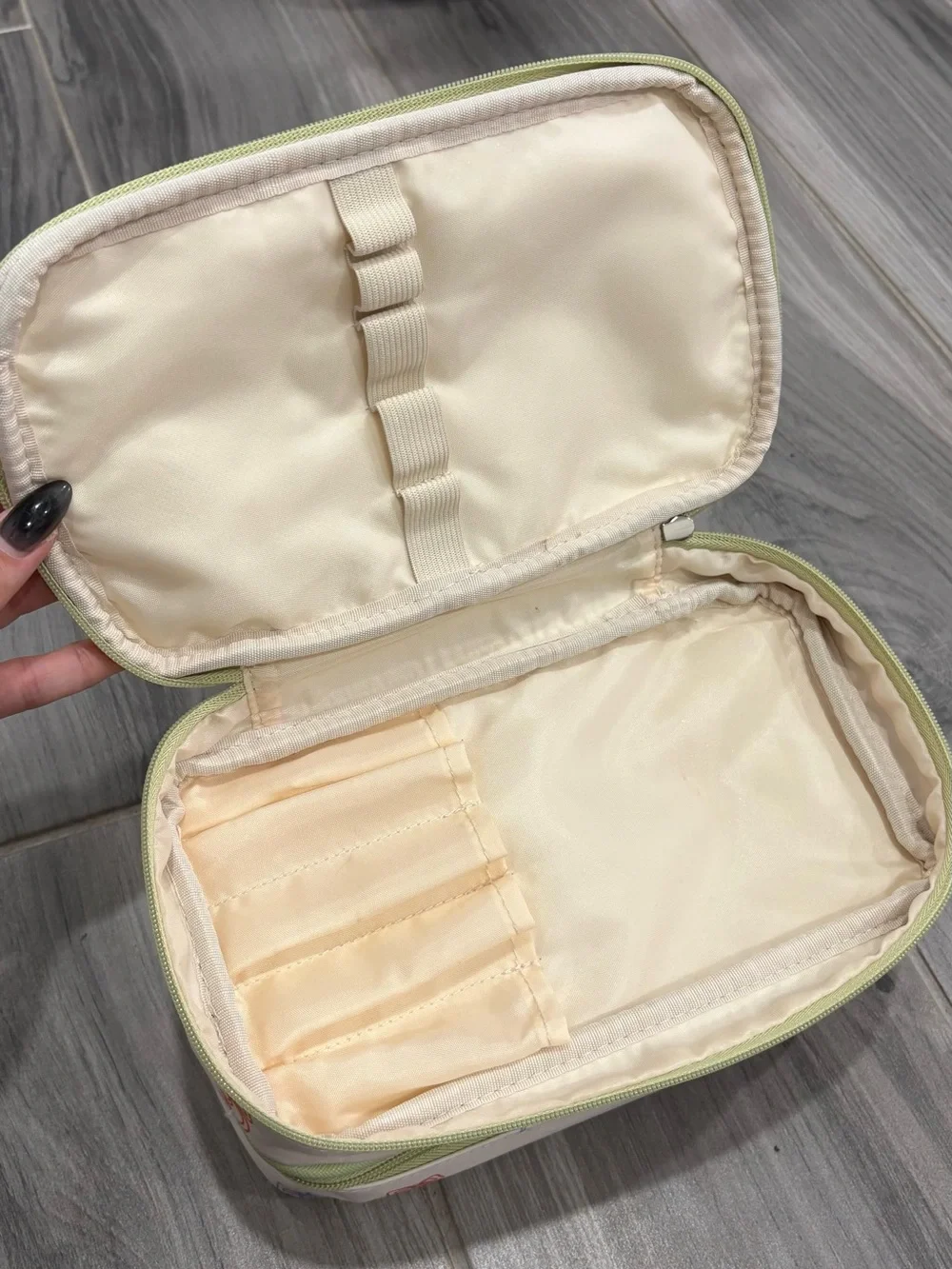 Tender love + carry makeup bag